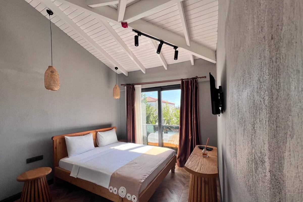 Habitación estándar, vista al jardín | Tabla de planchar con plancha y wifi gratis 