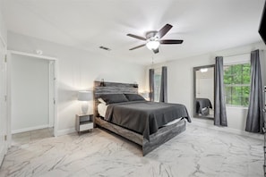 4 chambres, fer et planche Ă repasser, lit parapluie, Wi-Fi