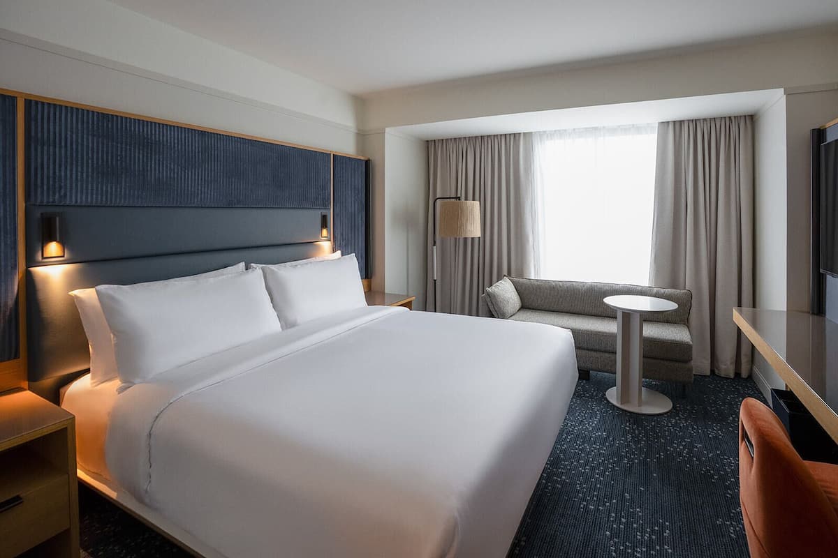 Caja de seguridad en la habitación y cortinas blackout