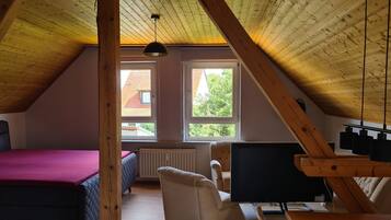 Schreibtisch, Bügeleisen/Bügelbrett, WLAN, Bettwäsche