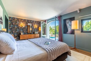 8 habitaciones, tabla de planchar con plancha y wifi gratis 