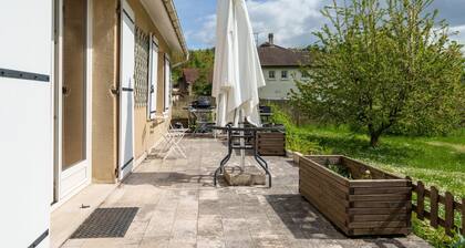 La Maison et son jardin sur le Canal de Bourgogne