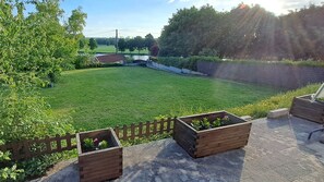 Property grounds - La Maison et son jardin sur le Canal de Bourgogne (Ravières)