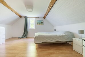 3 bedrooms, desk, iron/ironing board, free WiFi - La Maison et son jardin sur le Canal de Bourgogne (Ravières)