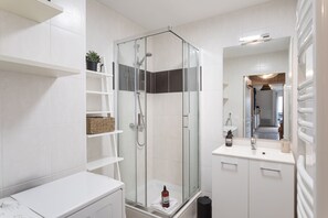 Hair dryer, towels