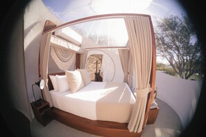 Minibar y ropa de cama