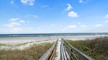 Solsenger og strandhåndklær