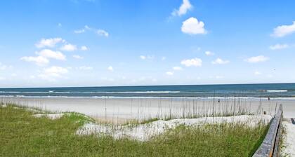 The Blue Oyster â A Beachside Retreat with Private Hot Tub & Game Room