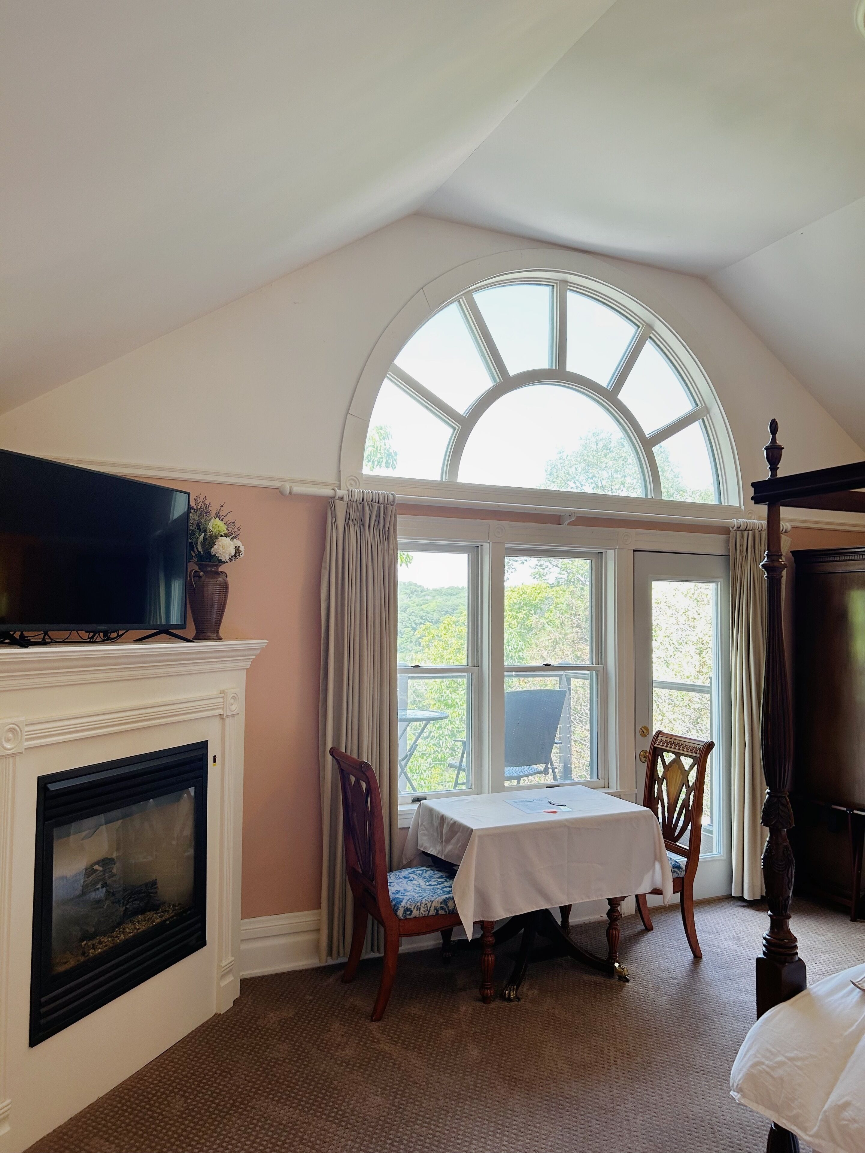 Deluxe Room, Balcony, River View | Premium bedding, individually decorated, individually furnished