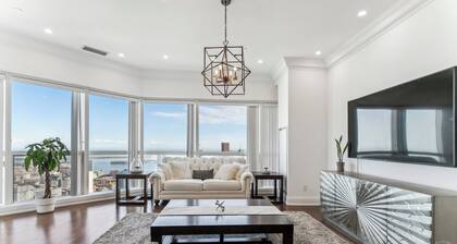 Luxurious 3bed 3bath Penthouse in Heart of Downtown Toronto | Parking & Gym