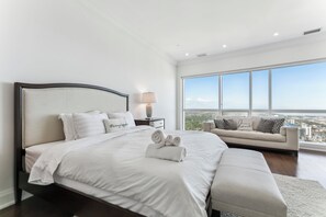 3 chambres, fer et planche à repasser, Wi-Fi gratuit, draps fournis
