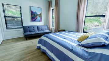 3 habitaciones, escritorio, tabla de planchar con plancha y wifi gratis