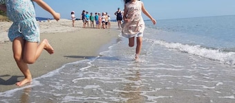 Stone casetta 3km from the sea near the port of taverna and moriani beach