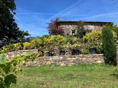 Stone casetta 3km from the sea near the port of taverna and moriani beach