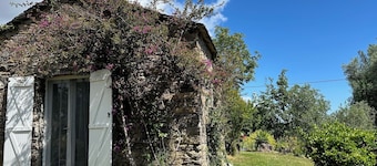 Stone casetta 3km from the sea near the port of taverna and moriani beach