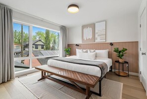 5 bedrooms, desk, free WiFi, bed sheets