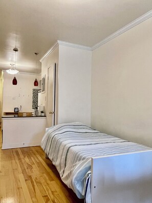 1 bedroom, desk, free WiFi