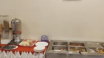 Free daily continental breakfast