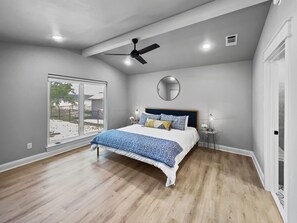 4 quartos, Wi-Fi de cortesia, roupa de cama