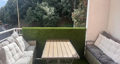 Charmant 2 piÚces dans résidence avec piscine