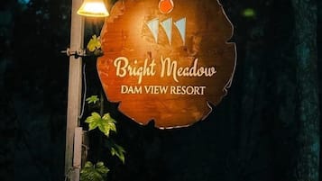 Mặt tiền nơi lưu trú