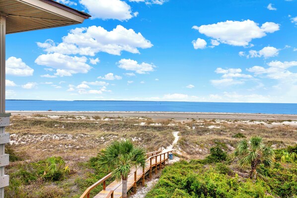 Beach - Lighthouse Point Condo Unit 34A, 2 bedroom, 2 bath beach front with pools (Tybee Island)