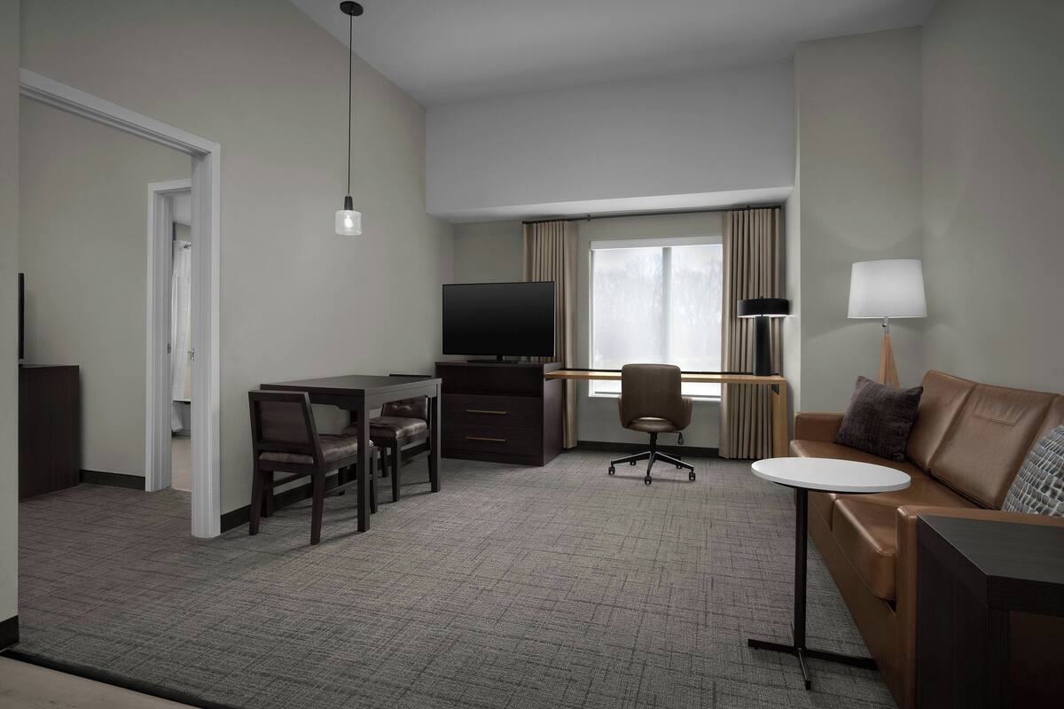 Suite, 1 chambre | Coin séjour