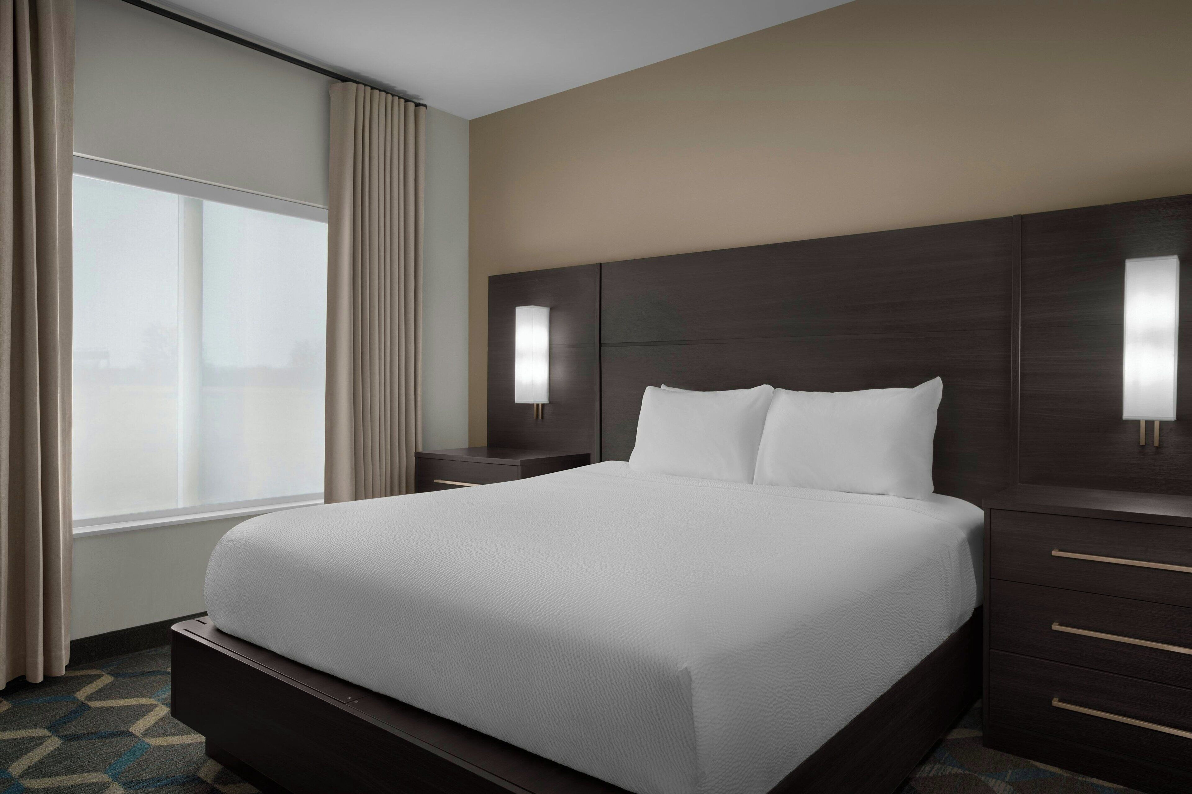 Laptopgeeigneter Arbeitsplatz, Verdunkelungsvorhänge, Bettwäsche