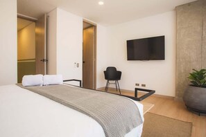 Apartment, Multiple Beds, Balcony, City View (Ekkos 902) | 3 bedrooms, individually decorated, individually furnished, bed sheets