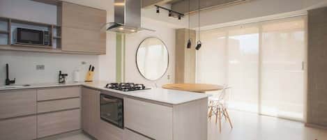 Appartement, plusieurs lits, balcon, vue ville (Ekkos 902) | Cuisine privée