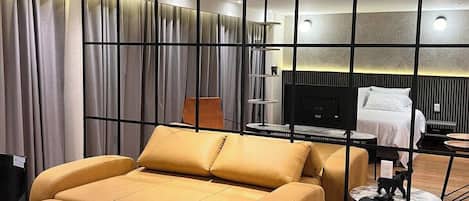 1 bedroom, individually decorated, individually furnished, bed sheets