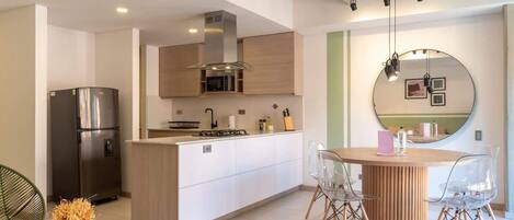 Apartment, Multiple Beds, Balcony, City View (Ekkos 602) | Private kitchen
