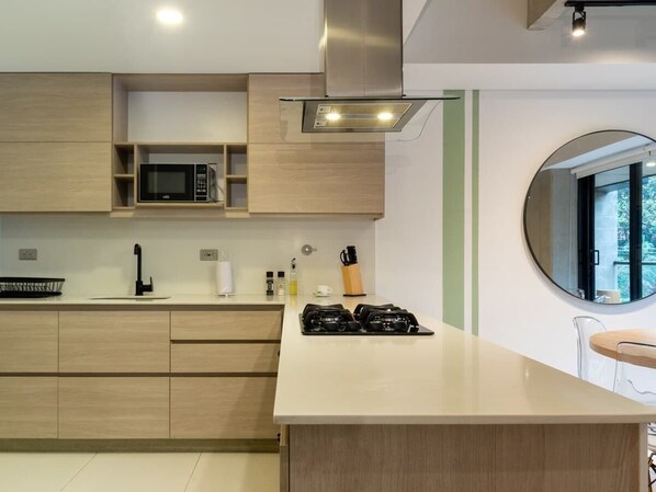 Apartment, Multiple Beds, Balcony, City View (Ekkos 302) | Private kitchen