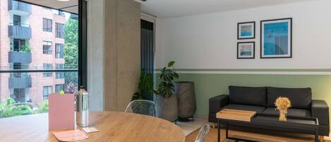 Appartement, Meerdere bedden, balkon, uitzicht op de stad (Ekkos 302) | Interieur