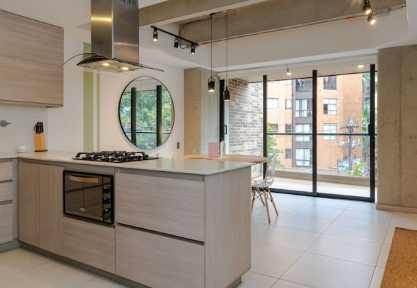 Apartment, Multiple Beds, Balcony, City View (Ekkos 302) | Private kitchen