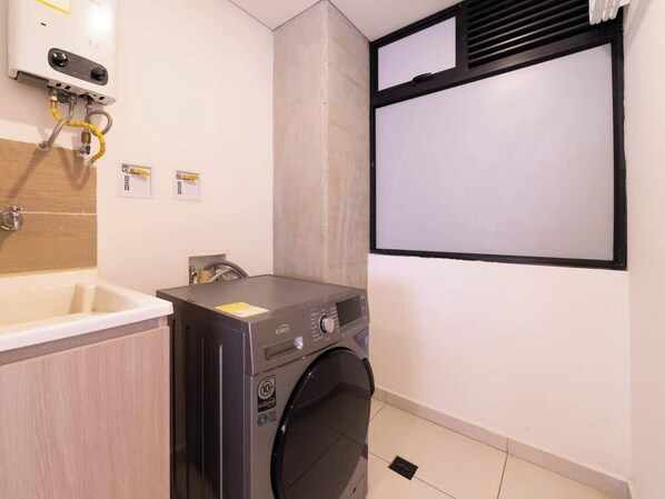 Apartment, Multiple Beds, Balcony, City View (Ekkos 201) | Interior