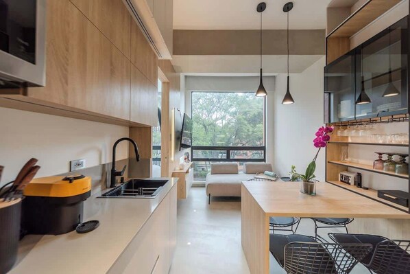 Apartemen, 2 Tempat Tidur Queen, balkon, pemandangan kota (Oruga 403) | Dapur pribadi | Mesin pembuat kopi/teh