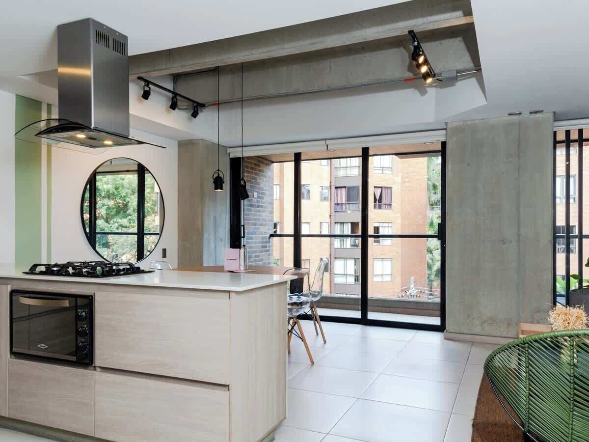 Appartement, plusieurs lits, balcon, vue ville (Ekkos 502) | Vue de la chambre