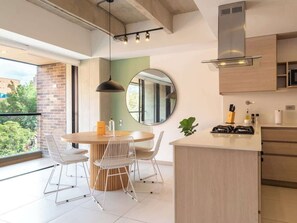 Apartment, Multiple Beds, Balcony, City View (Ekkos 601) | Private kitchen