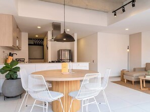 Apartment, Multiple Beds, Balcony, City View (Ekkos 401) | 3 bedrooms, individually decorated, individually furnished, bed sheets