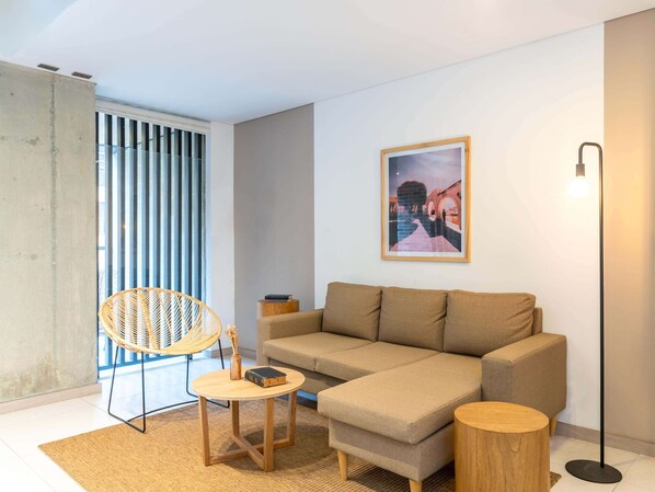 Appartement, Meerdere bedden, balkon, uitzicht op de stad (Ekkos 202) | Woonruimte
