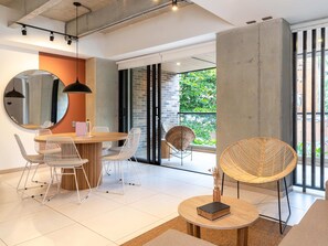 Appartement, Meerdere bedden, balkon, uitzicht op de stad (Ekkos 202) | 3 slaapkamers, individueel gedecoreerd, individueel gemeubileerd