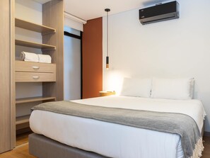 Leilighet, flere senger, balkong, byutsikt (Ekkos 202) | 3 soverom, individuelt dekorert, individuelt innredet og sengetøy