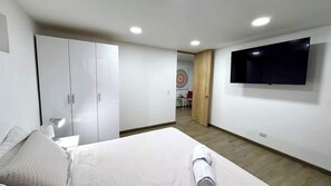 1 habitación, decoración personalizada y muebles diferentes