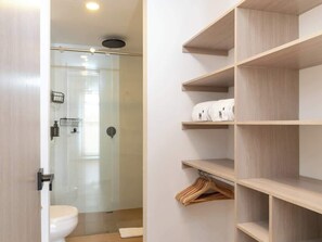 Apartment, Multiple Beds, Balcony, City View (Ekkos 701) | Bathroom