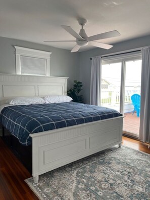 5 bedrooms, iron/ironing board, WiFi, bed sheets