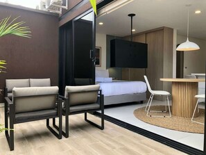 Appartement, 1 grand lit, balcon, vue ville (Ekkos 1001) | 1 chambre, décoration personnalisée, ameublement personnalisé