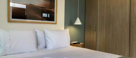 1 chambre, décor unique, ameublement unique, literie fournie