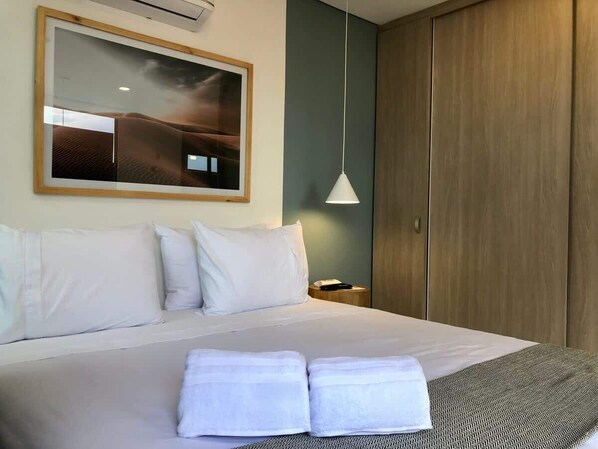 1 bedroom, individually decorated, individually furnished, bed sheets