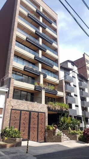 Exterior - Cozy Studio w/ Balcony in Laureles Medellín (Medellín)